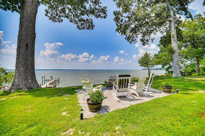 Waterfront Gloucester Cottage w/ Private Boat Dock