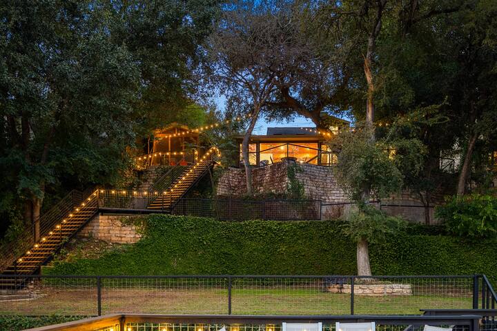 Gorgeous Lakehouse ~Private Boat Slip~ Lake Austin gallery image 2