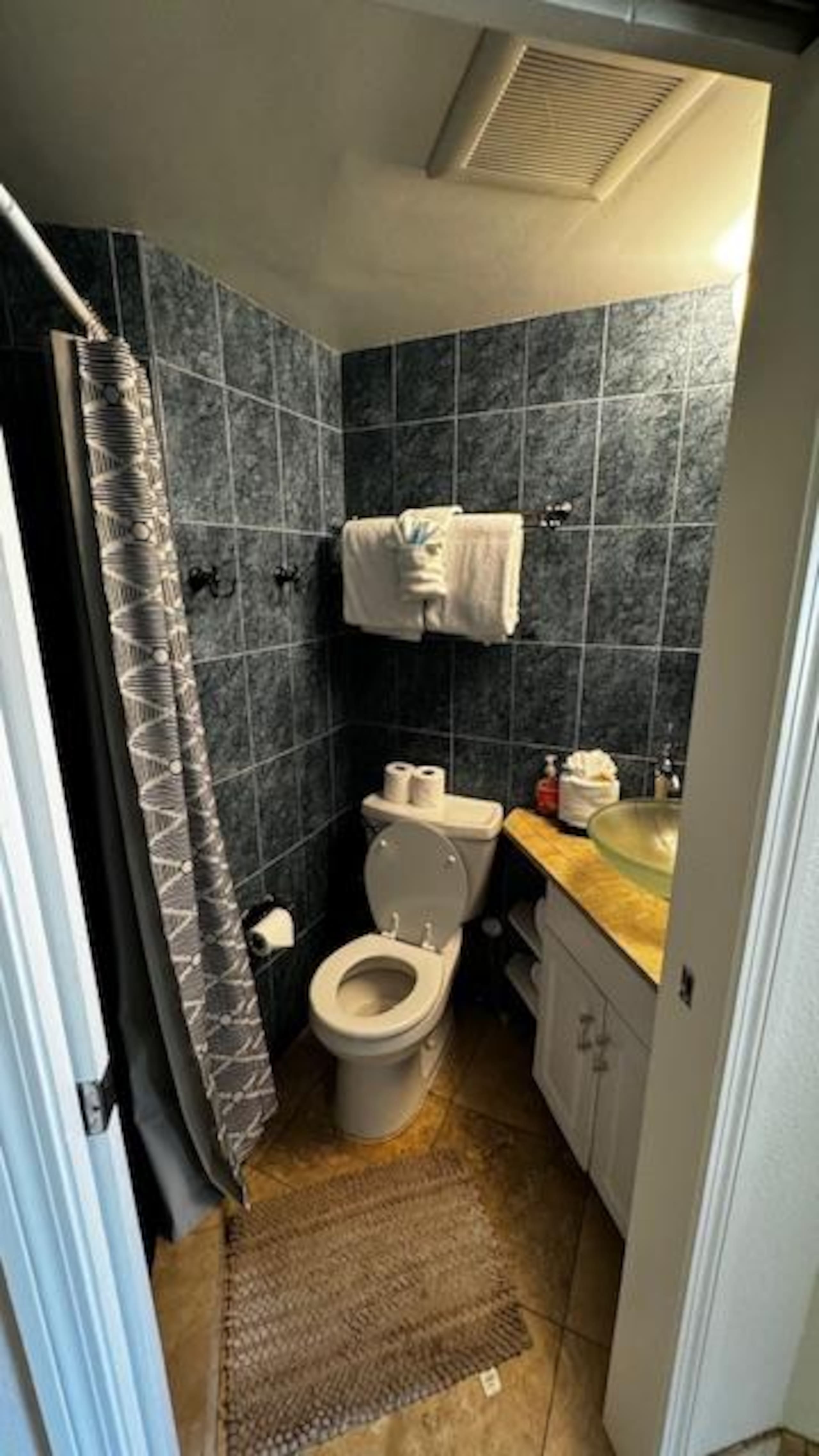 Condo in Kihei · ★5.0 · 1 bedroom · 2 beds · 2 shared baths - Image 16