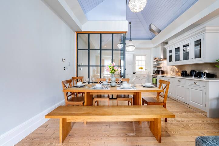 Superb 2 bedroom Covent Garden gallery image 3