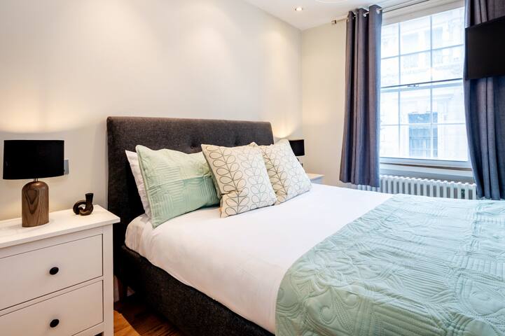 Superb 2 bedroom Covent Garden gallery image 4