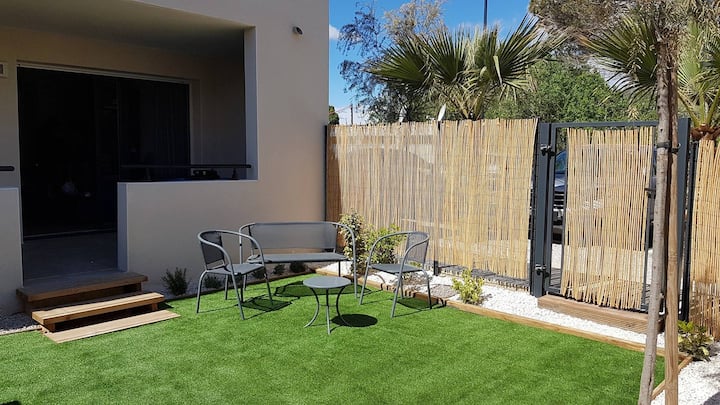 Joli Appartement De Type 2 Avec Jardin - Sérignan