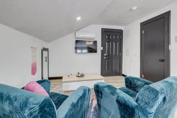 The Crow's Nest: Executive Loft - Joplin, MO