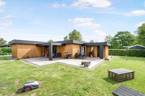 Flot feriehus til 2 familier ved Grenaa Strand