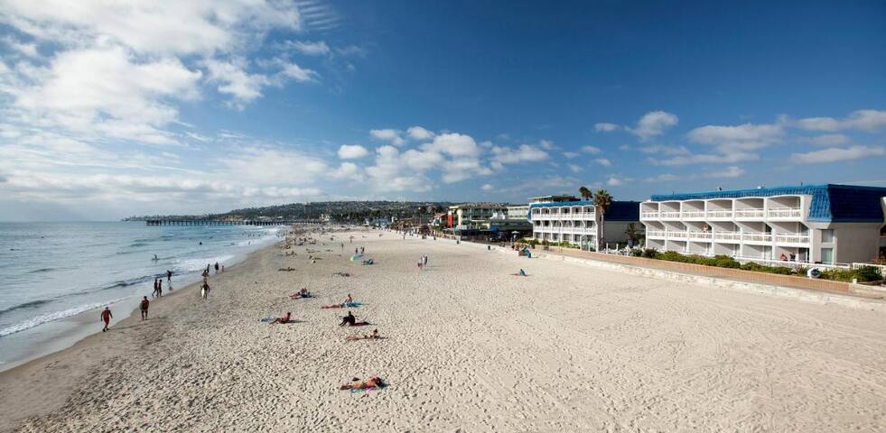 Beach Getaway Near SeaWorld San Diego! Onsite Pool gallery image 3