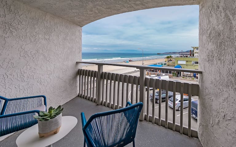 Beach Getaway Near SeaWorld San Diego! Onsite Pool