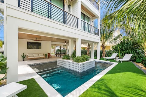 Luxury AMI Retreat! Pool, Spa & Walk to Beach!