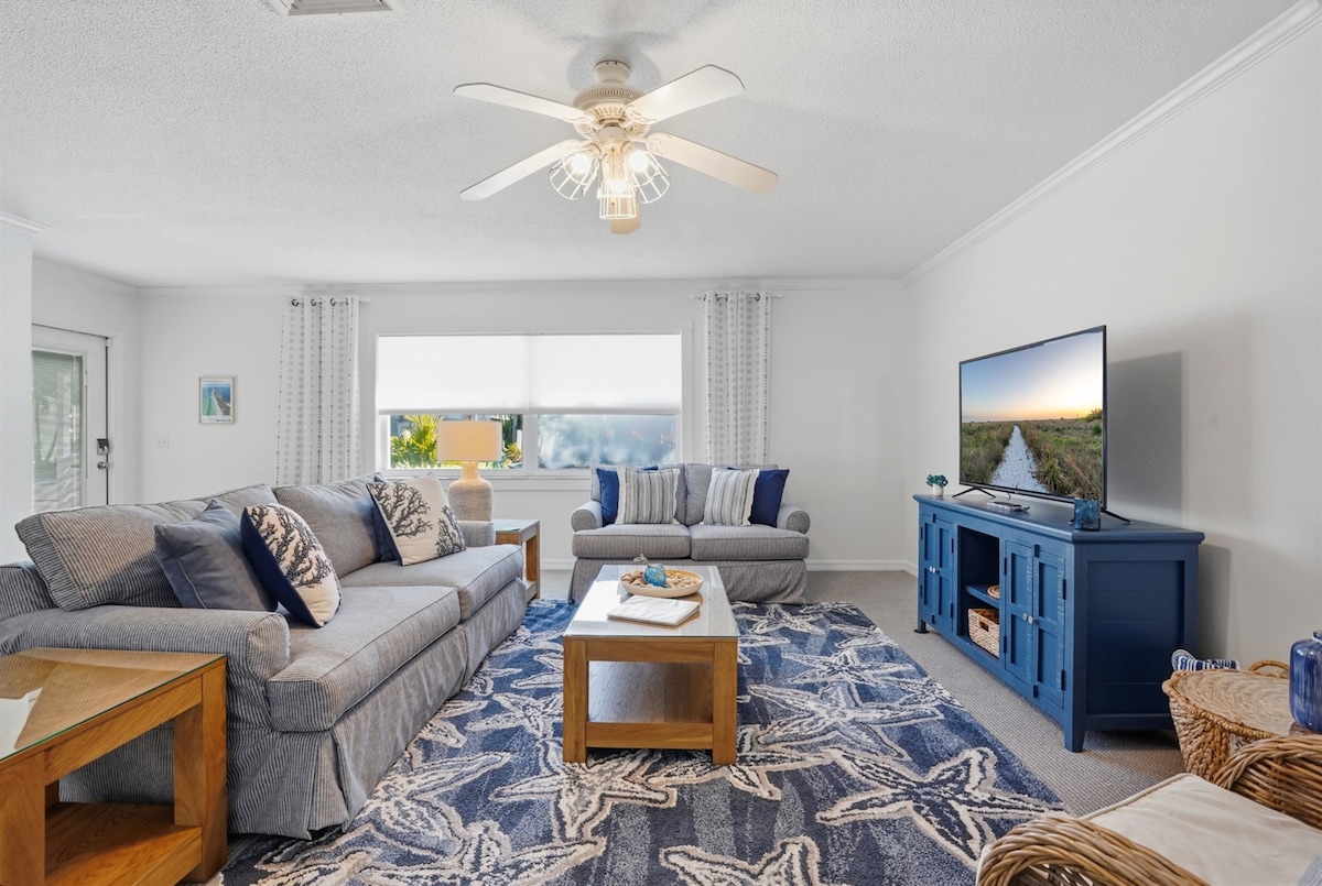 סלון עם ספה נפתחת