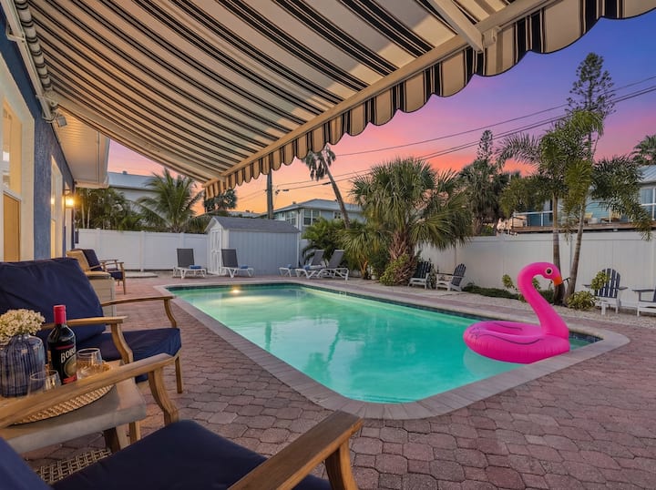 Island Break: Walk To Beach, 2bd, Sleeps 6, Heated - Holmes Beach, FL