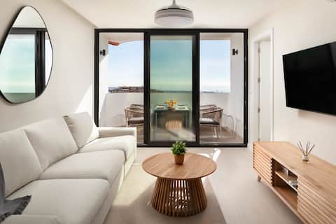 Top Airbnb: 13th-Floor Sea Views · Terrace · A/C | Beach 5 Min en Parque Ayala
