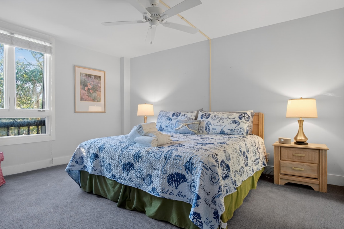 Suite King - Amplio espacio de almacenamiento y baño privado 