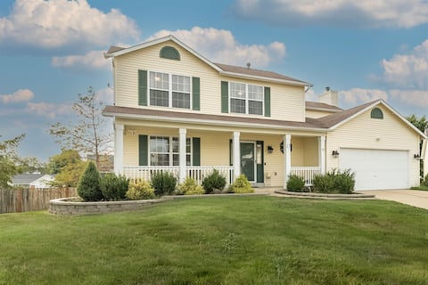 4 BR Family Home | Dog Friendly | BBQ | Yard &Deck