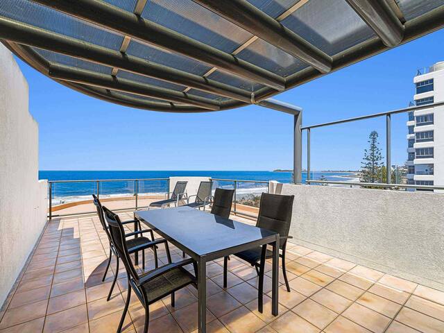 Stunning Penthouse with Private Rooftop gallery image 5