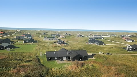 House with pool, spa, and sauna by the sea - SJ220