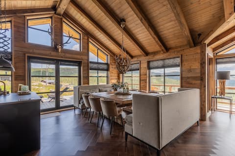 DreamStugu with own SPA, on top of Turufjell