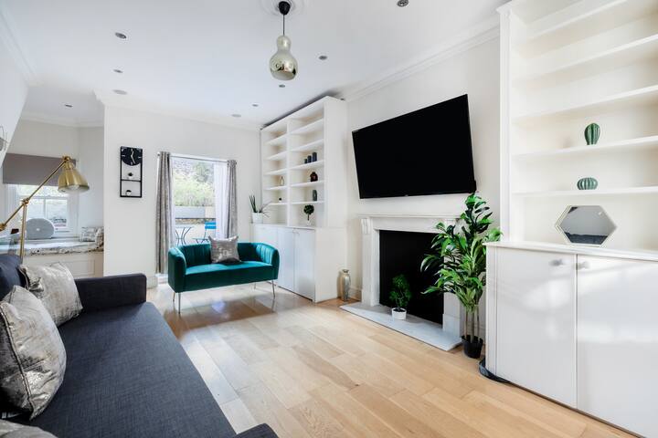 Beautiful 4 Bedroom House near Paddington Station gallery image 2