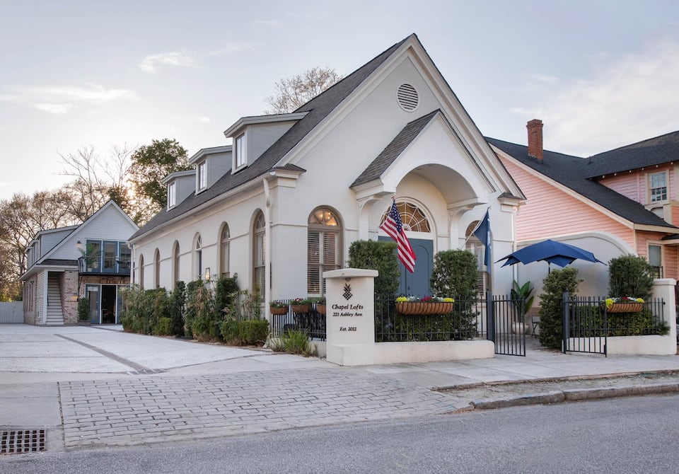 Top-earning Airbnb listing in Charleston, 13 bedrooms