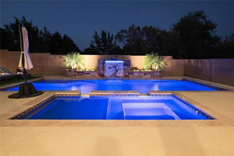 Texas Hill Country Pool, Spa, 4BD Family Retreat