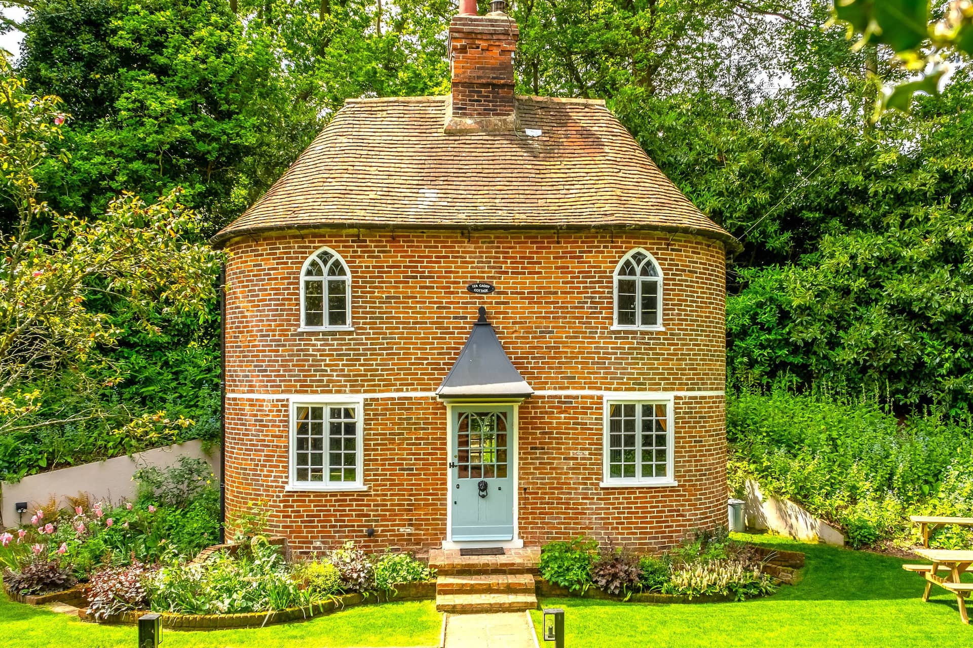 A fairy-tale luxurious cottage - The Tea Caddy