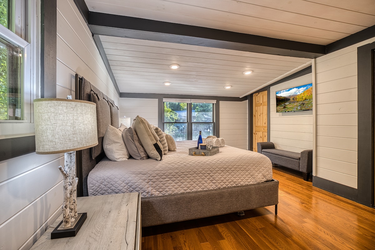 Glavni apartman s king size krevetom i pametnim TV-om