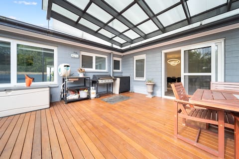 4-Bed Family Home with Spacious Backyard and BBQ