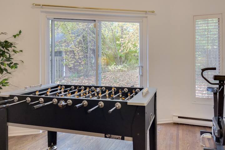 Entire Home in Forest Hill gallery image 3