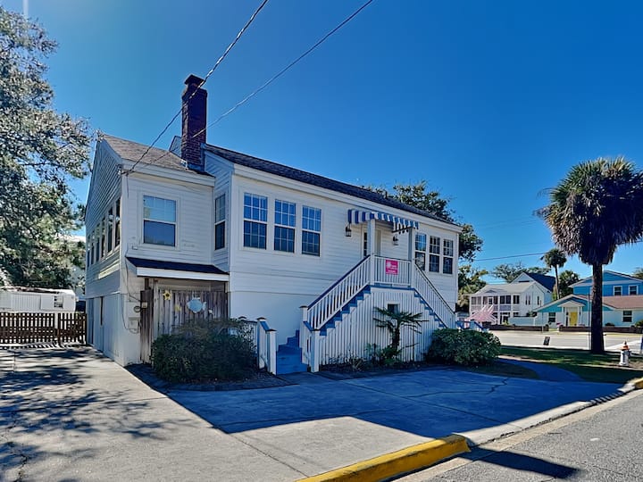 Family Time | Pet-friendly, Great For Groups - Tybee Island, GA