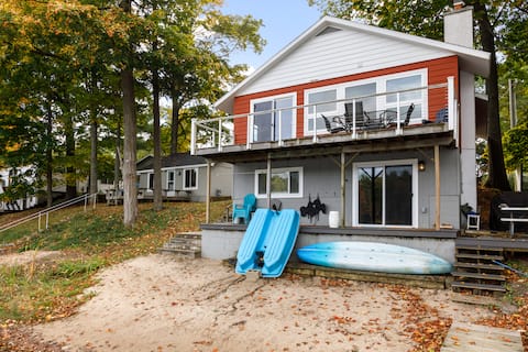 Bryan Lake Oasis Downtown Lake Ann | Firepit