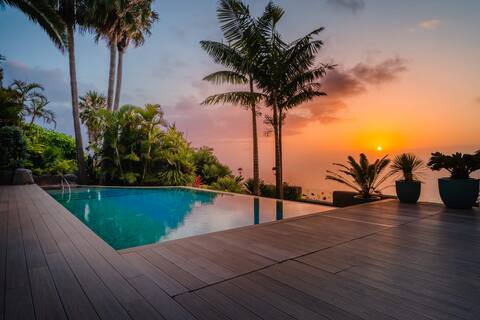 Luxury villa with a pool and ocean views