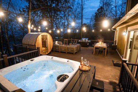 7BR Designer Home in Massanutten