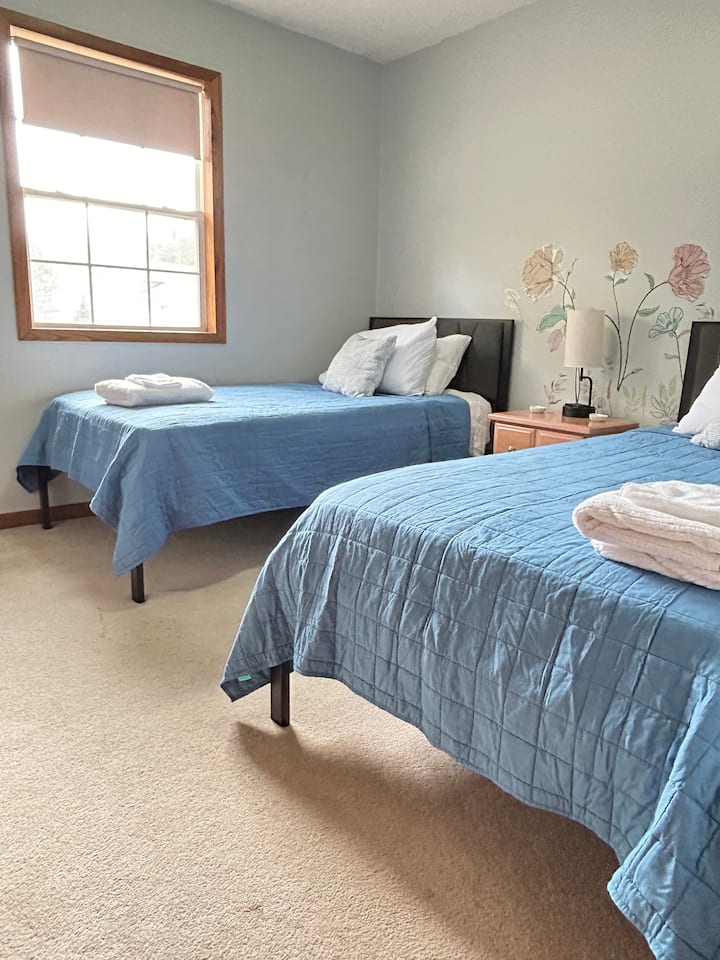 Спалня – 2 единични легла