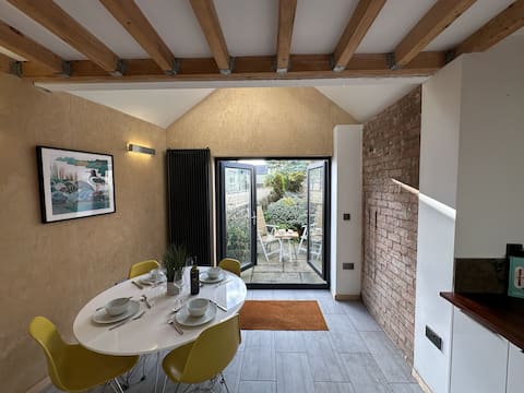 18 Rose Hill in Central Beaumaris