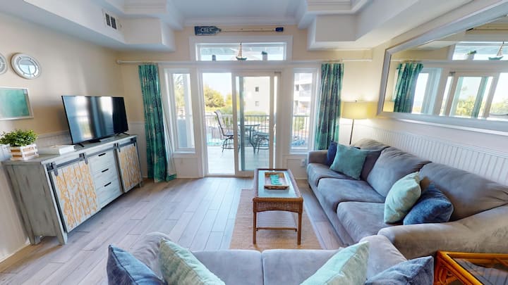 Bay View Villas 102 - Water Front - Pool - Tennis - Tybee Island, GA