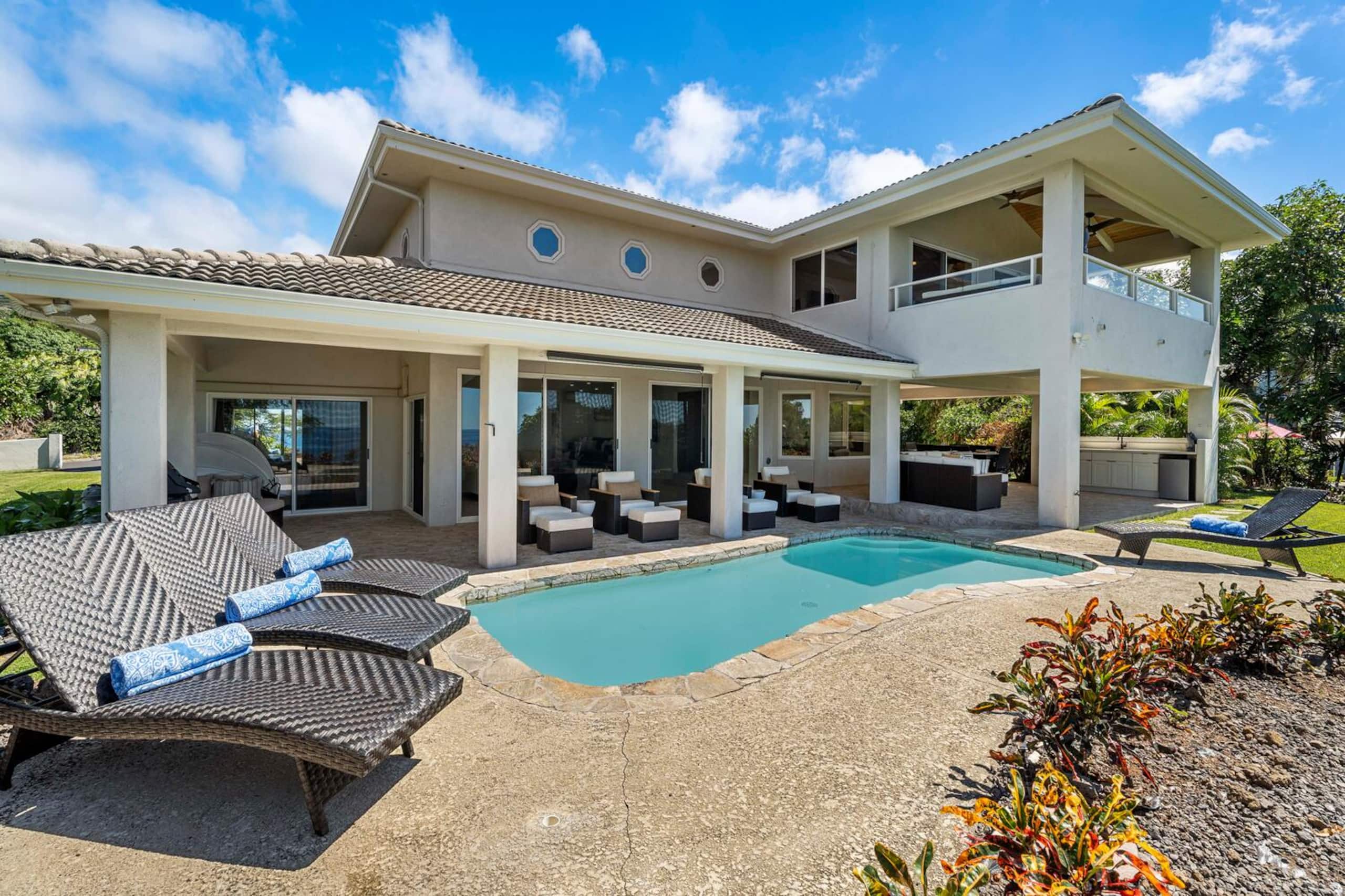 Home in Kailua-Kona · ★4.53 · 3 bedrooms · 6 beds · 3 baths - Image 22