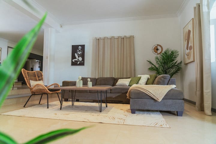 Villa Lucia – Villa With Pool, Jacuzzi & Slide - Curaçao
