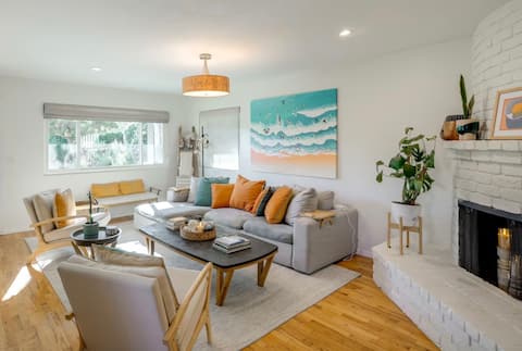 Top Airbnb: Monterey Bay 4BR, 3BA, Hot Tub Near Beaches & Golf in Seaside