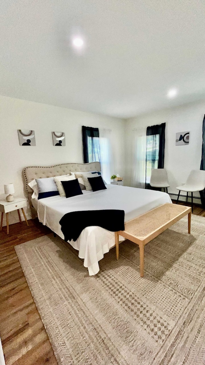 Urban Outfitters Ava Velvet Tufted Sleeper Sofa - AptDeco, image size:720x1280