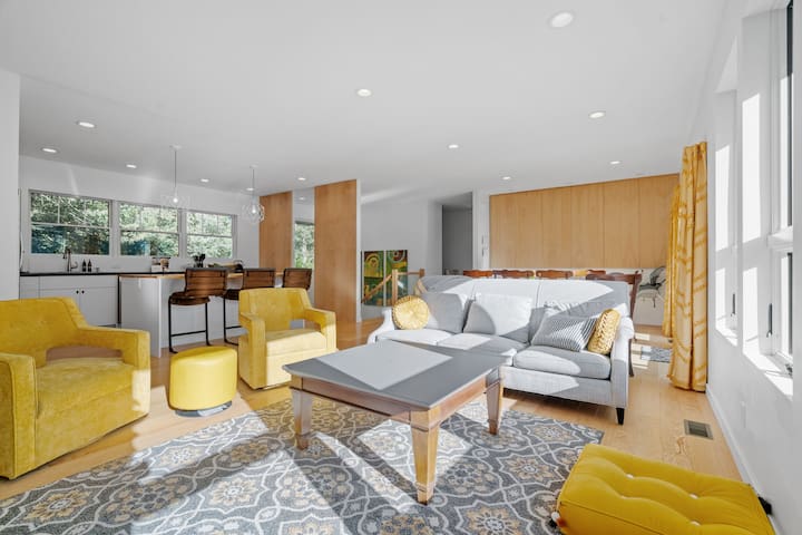 MINNeSTAY* The Happy Home | Sport Court!