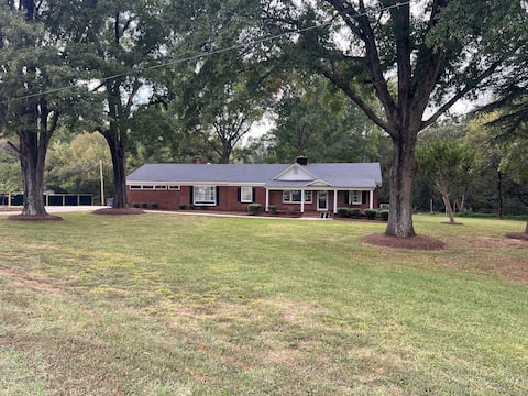 Spacious ranch in the country that has it all.
