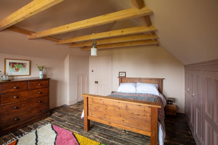 Spálňa 5 s manželskou posteľou