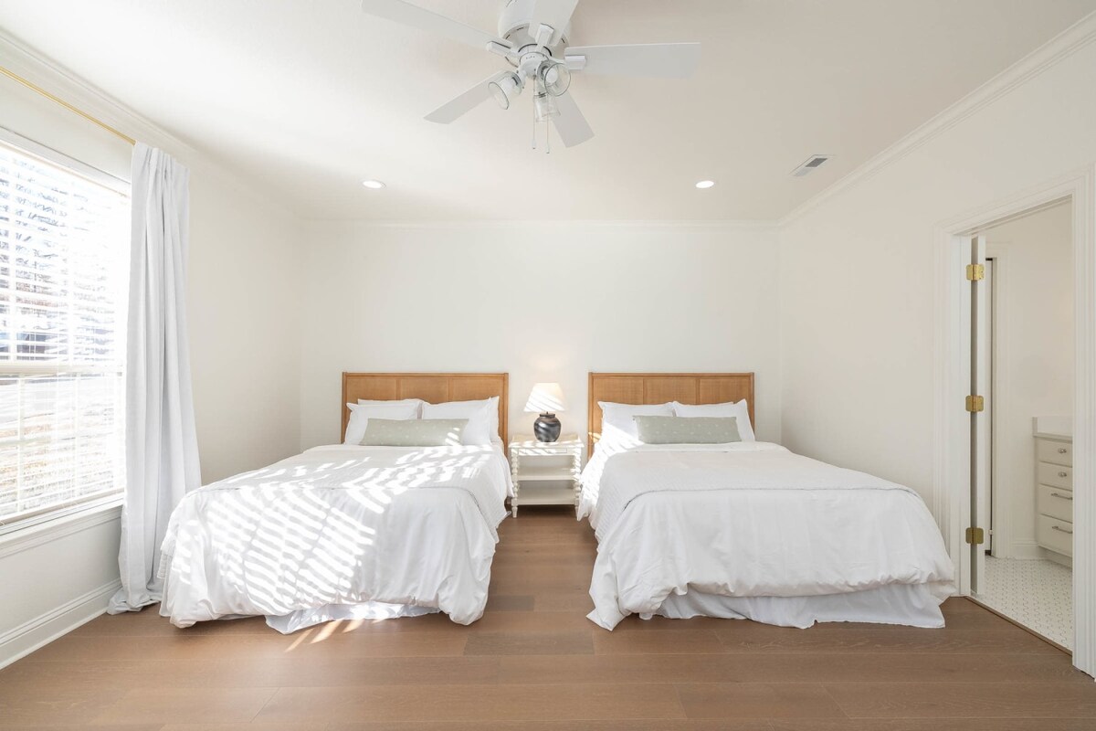 Двајца брачни кревети