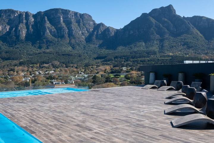 Newlands Peak Southern Cross gallery image 2