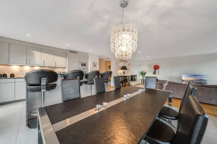 Luxury Apartment in Montreux with Panoramic Views gallery image 5