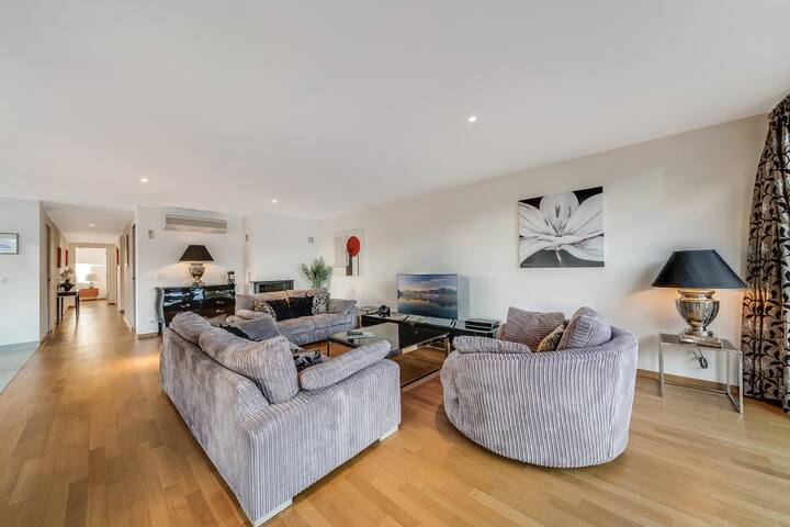 Luxury Apartment in Montreux with Panoramic Views gallery image 4