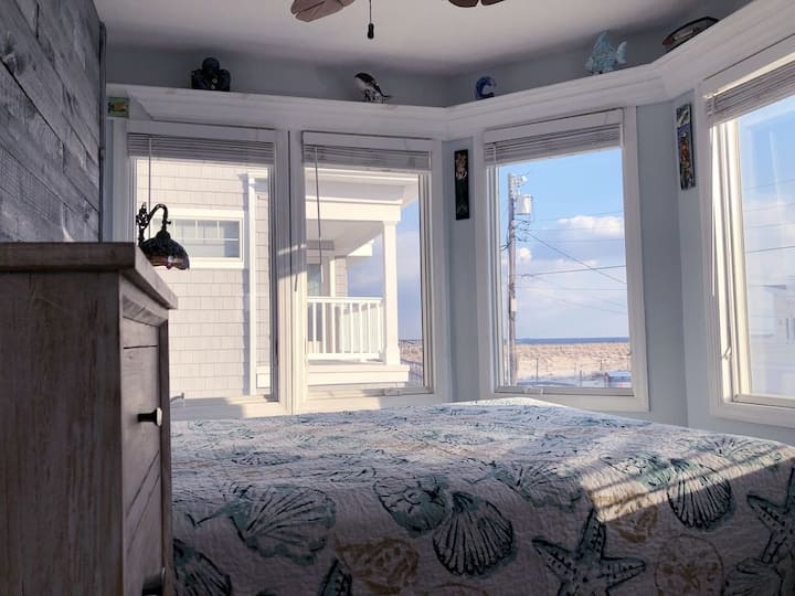 Č. 4: Izba Oceanc & Whale s krásnym výhľadom na oceán.  Ak platíte vy, toto je izba, ktorú chcete.