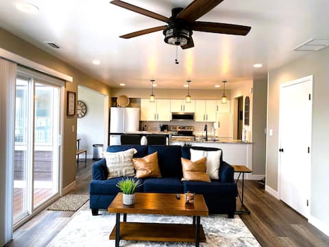 Harborview on the water - sleeps 20!