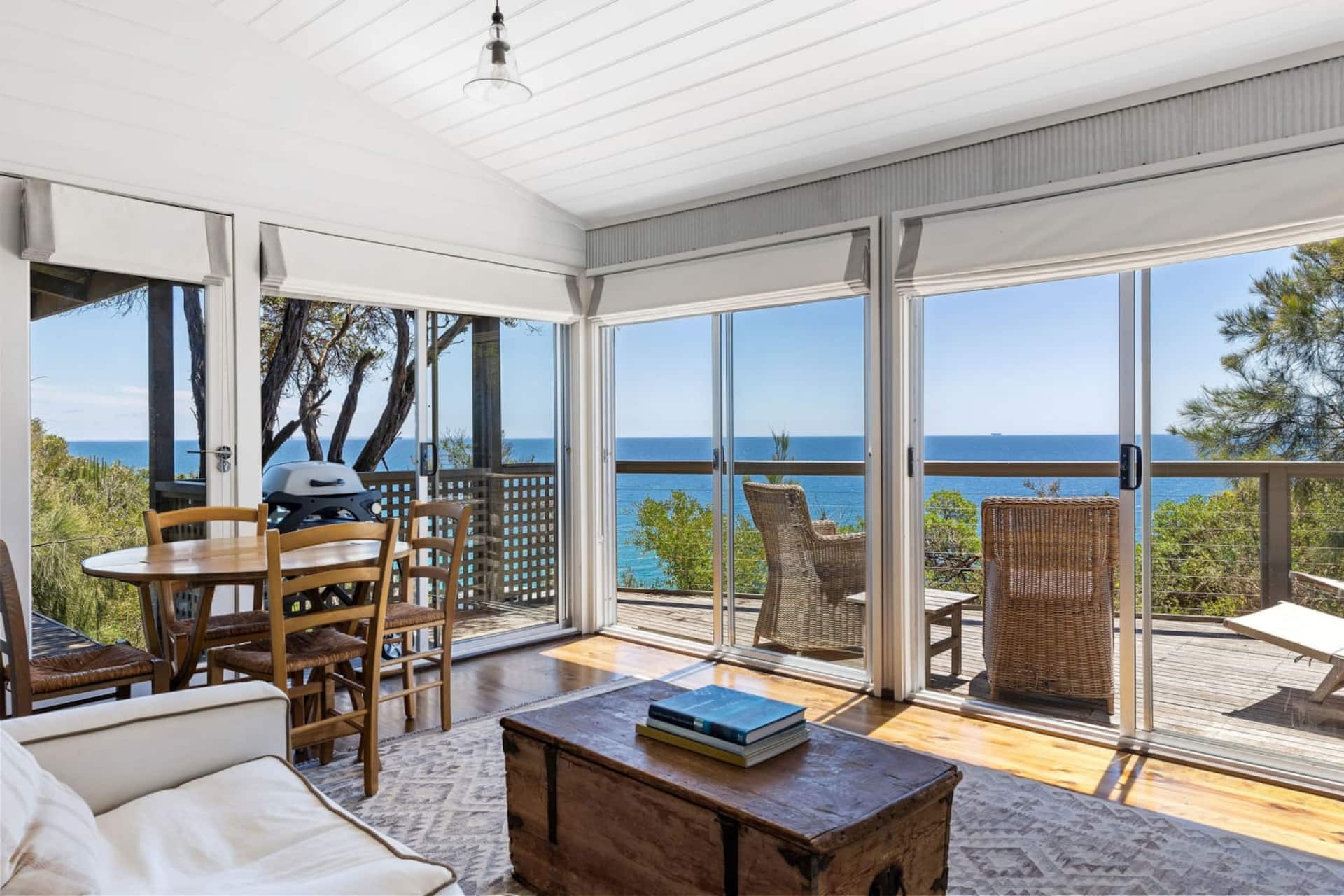Seahouse Studio - Private Beach Access, Pets