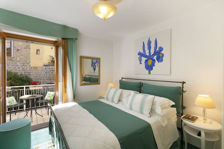 Dormitorio 2 - Dormitorio con cama doble y acceso al balcón