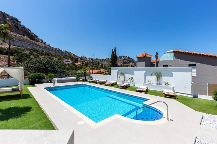 Villa Annalena by Villa Plus gallery image 2