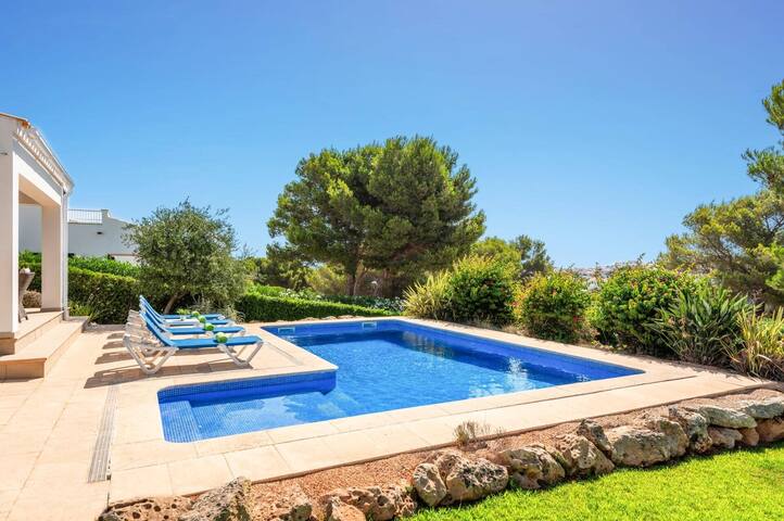 Villa Anchorage by Villa Plus gallery image 2